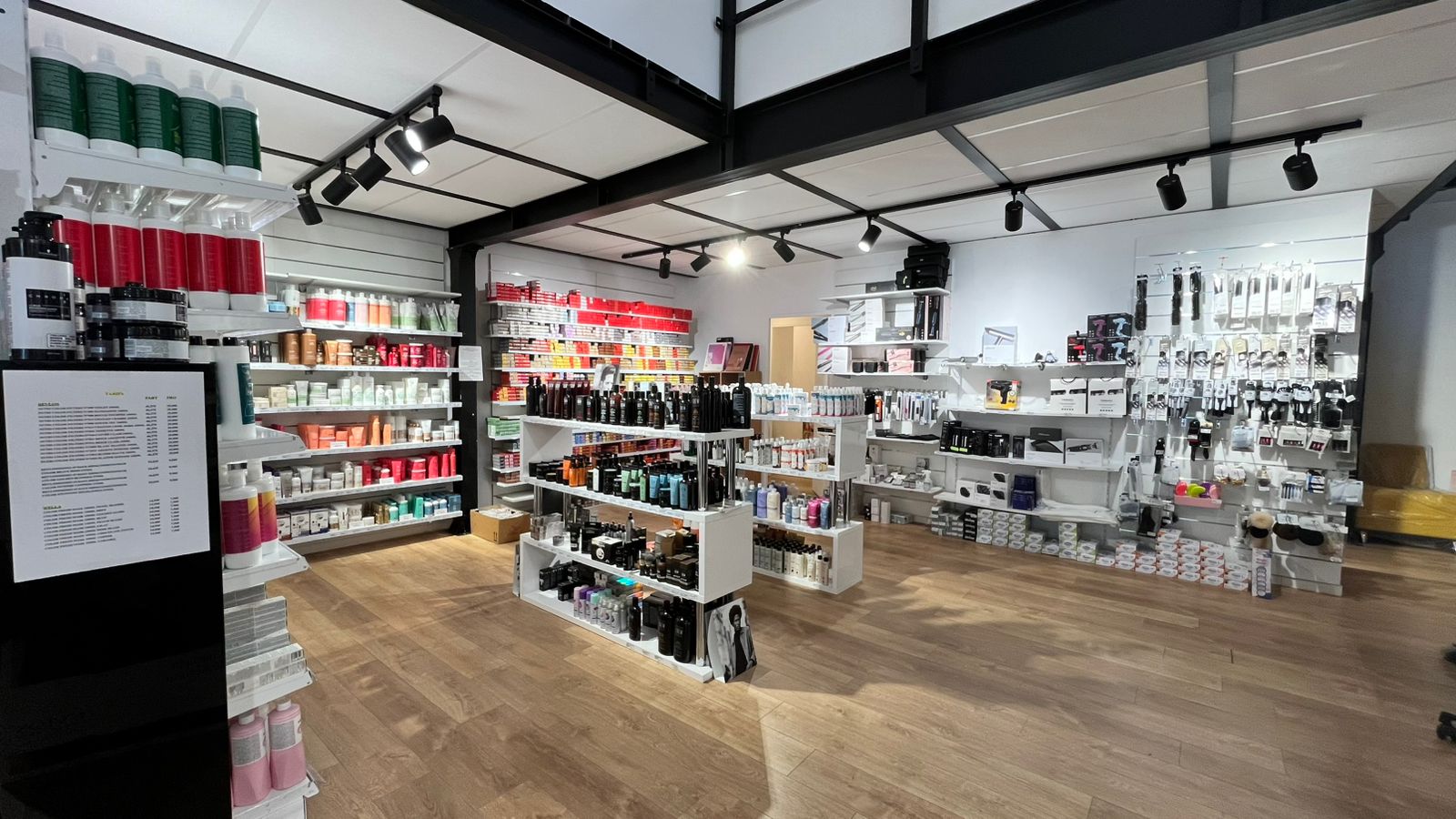 2 boutiques à La Réunion pour être au plus proche des professionnels